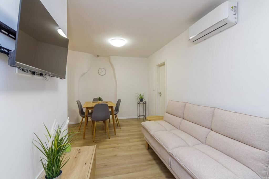 Appartement House Aves 1 à Kaštelir Extérieur photo