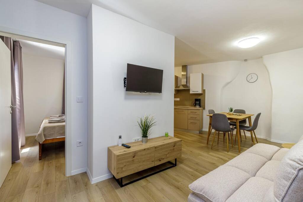 Appartement House Aves 1 à Kaštelir Extérieur photo